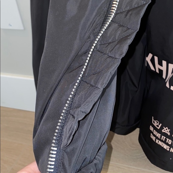 No Branding Bomber Puffer - Picture 5 of 6